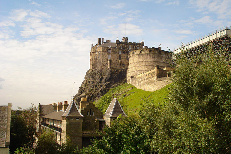 Эдинбургский замок в Шотландии